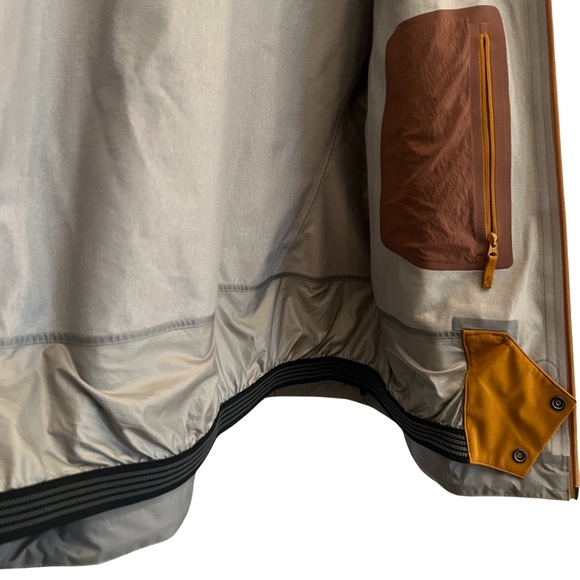 Arc'teryx Ravenna LT Jacket - Picture 4 of 6